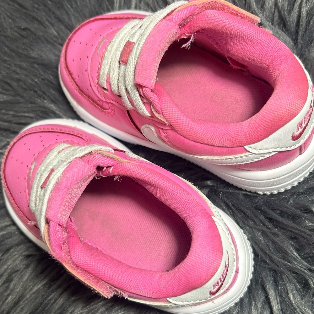 Nike Force 1 Low EasyOn Baby/Toddler Pink and White Low-Top Sneakers Size 6c - Picture 8 of 11